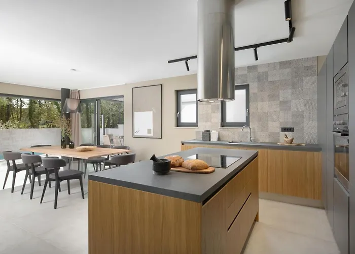 Oliva By Interhome * Pelegrin