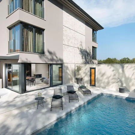 Oliva By Interhome Pelegrin