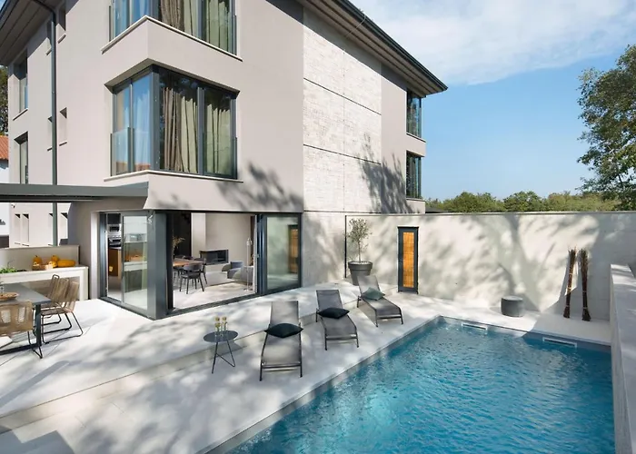 Oliva By Interhome Pelegrin